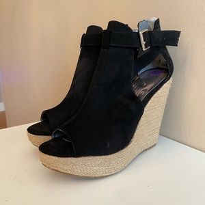 Carlos Black Wedges Size 8.5